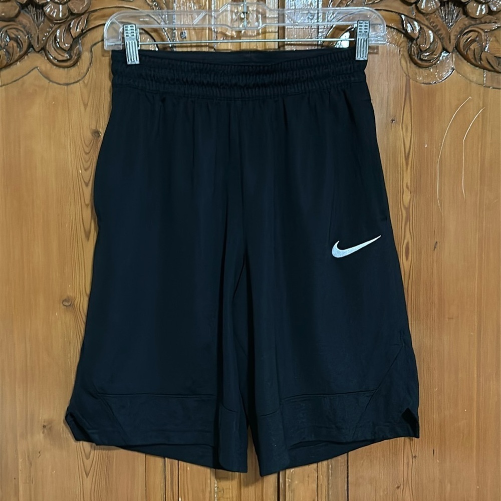 Nike Men’s DRI-Fit IconnBasketball Shirts. Small